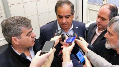 Martínez aconsejó a los senadores que voten “a ojos cerrados” el presupuesto