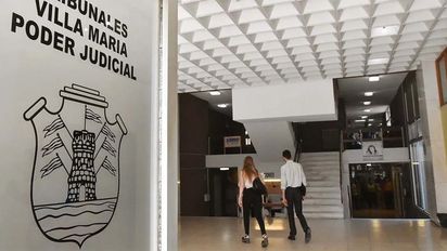 Detienen a un docente acusado de al menos cuatro hechos de abuso