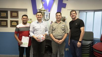 Marcos Bovo entregó aportes económicos al Club Deportivo Silvio Pellico