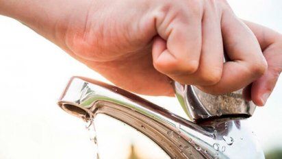 En emergencia: varias localidades racionan la distribución de agua por red