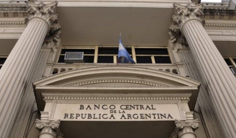 Economistas cuestionan al Banco Central de la República Argentina