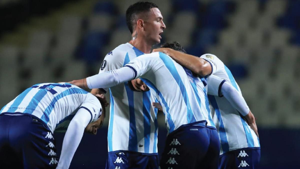 Racing debutó en la Libertadores con triunfo sobre Ñublense en Chile y golazo de Matías Rojas