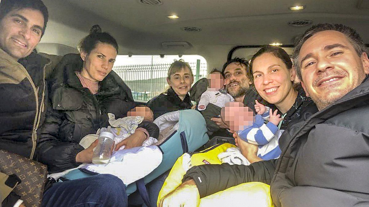 Ya están en Polonia las familias argentinas evacuadas con bebés de vientres subrogados