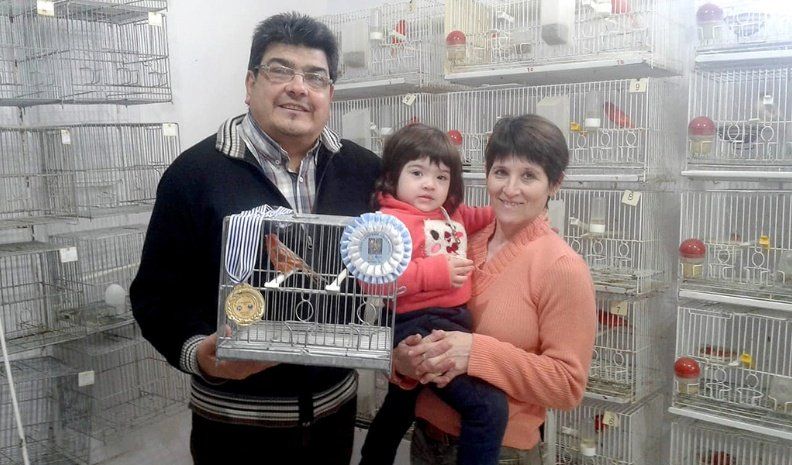 “Augusto”, el canario carlotense  campeón mundial en ornitología