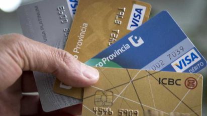 Suben límites de tarjetas para alentar el consumo