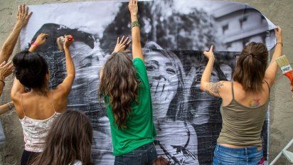 Pañuelazo por el “aborto ya” y por la separación de la Iglesia y el Estado