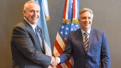 Llaryora recibió en el Palacio 6 de Julio al embajador de Estados Unidos, Marc Stanley