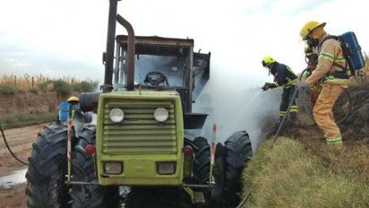 Pérdidas del 80 % en un tractor que se quemó cerca de Adelia María