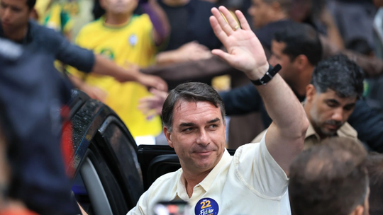 Flávio Bolsonaro aterrizó en Estados Unidos