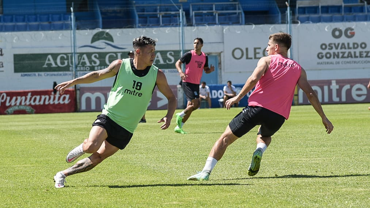 Estudiantes de prepara para enfrentar a Sacachispas