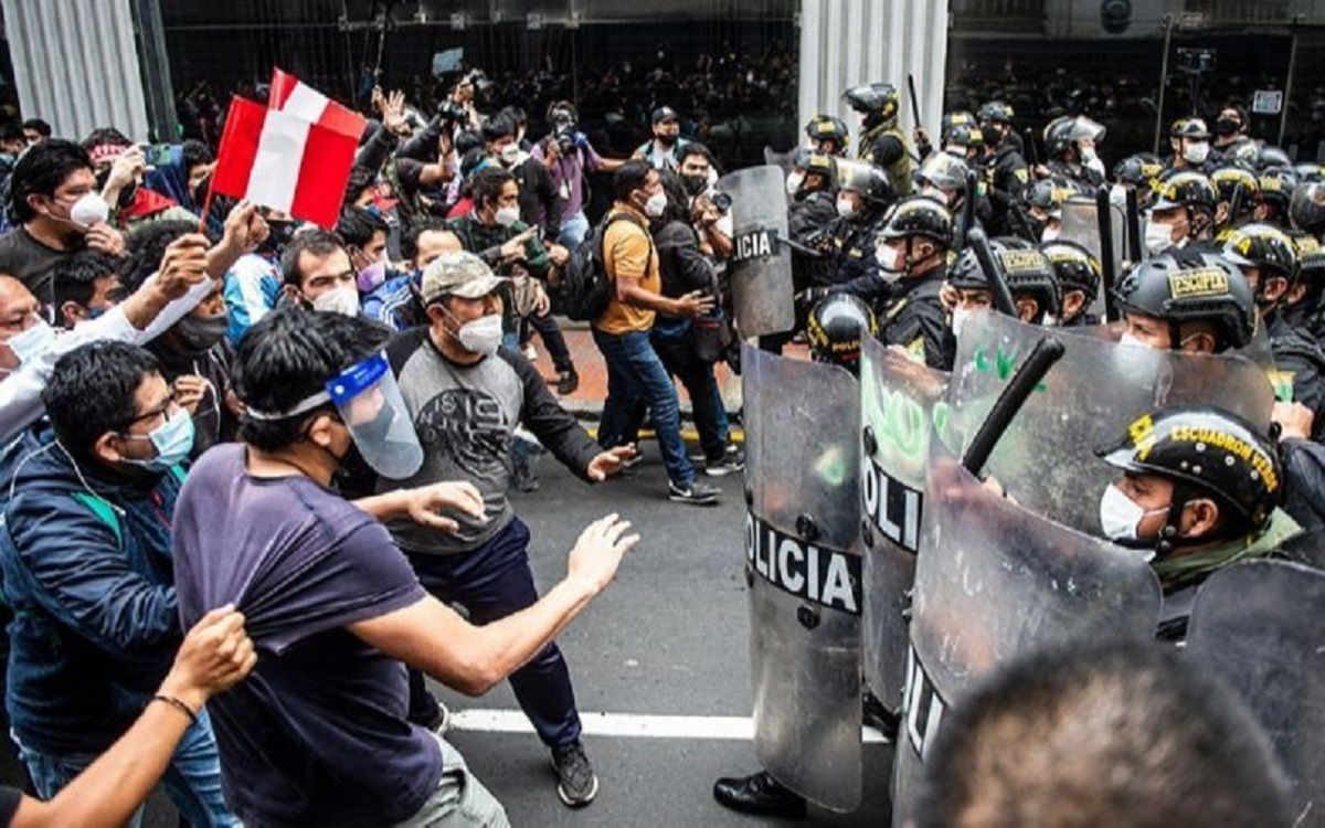 Las protestas en Perú se deben a la destitución de Pedro Castillo.