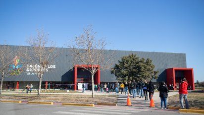 En tres semanas, la totalidad de los docentes estarían vacunados 
