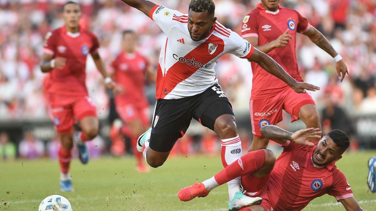 River y Argentino Juniors, dos de los punteros de la Zona A de la Copa de la Liga Profesional de Fútbol