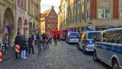 Al menos 4 muertos por un auto que arrasó peatones en Alemania