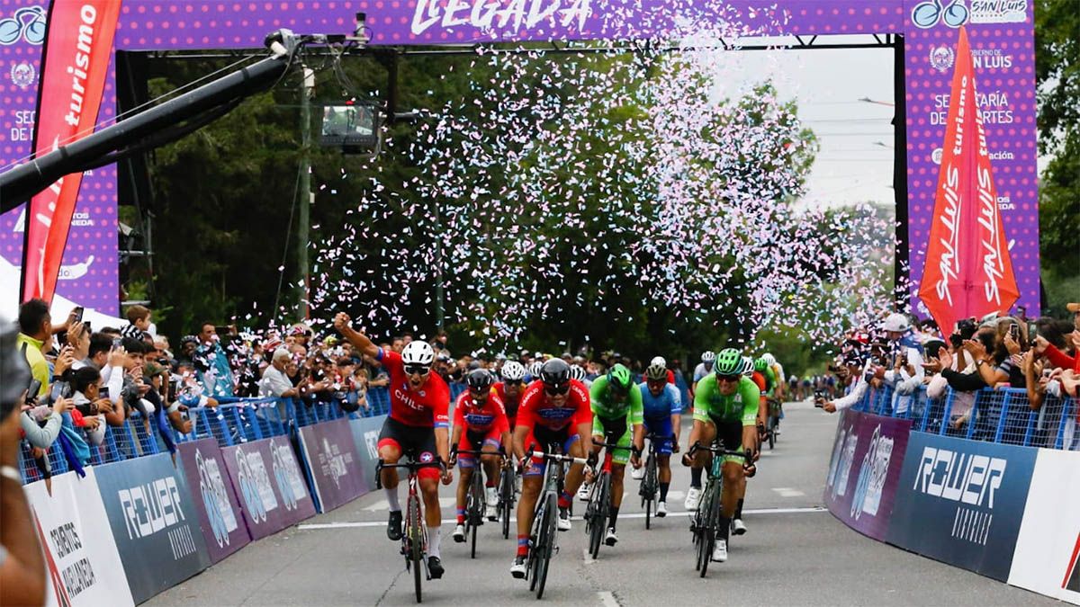 El chileno Héctor Quintana se impone en la primera etapa de la Vuelta del Porvenis San Luis