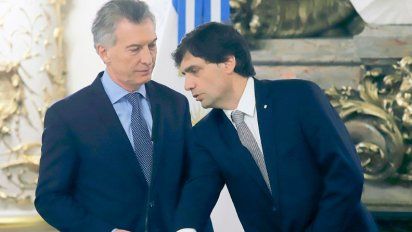 Asumió Lacunza y afirmó que la prioridad es estabilizar el dólar