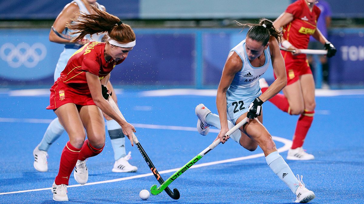 El seleccionado argentino femenino de hockey sobre césped se impuso hoy 3 a 0 ante España en los Juegos Olímpicos de Tokio 2020.