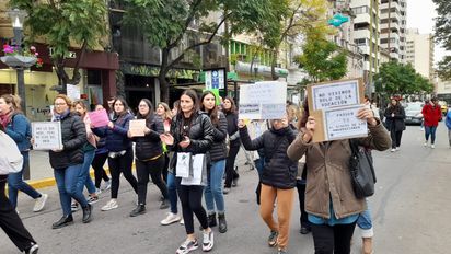 Educadores Especiales se movilizaron en la Plaza Roca