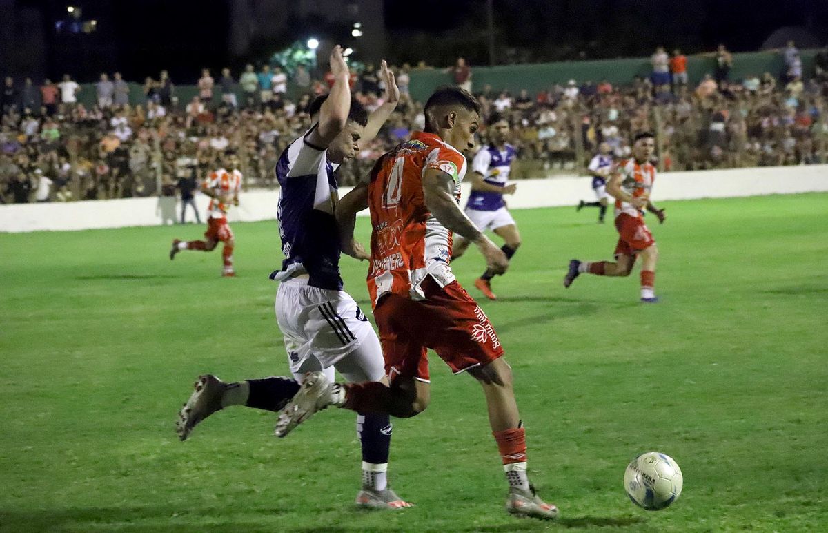 Maximiliano Delgado fue desequilibrante en el final del partido participando en las dos jugadas de los goles de Alumni