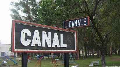 Por falsificación de cheques y estafas, detienen a dos hombres en Canals