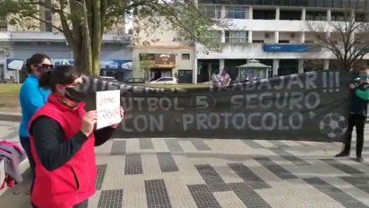 Frente a la Municipalidad, los complejos de fútbol pidieron retornar al trabajo