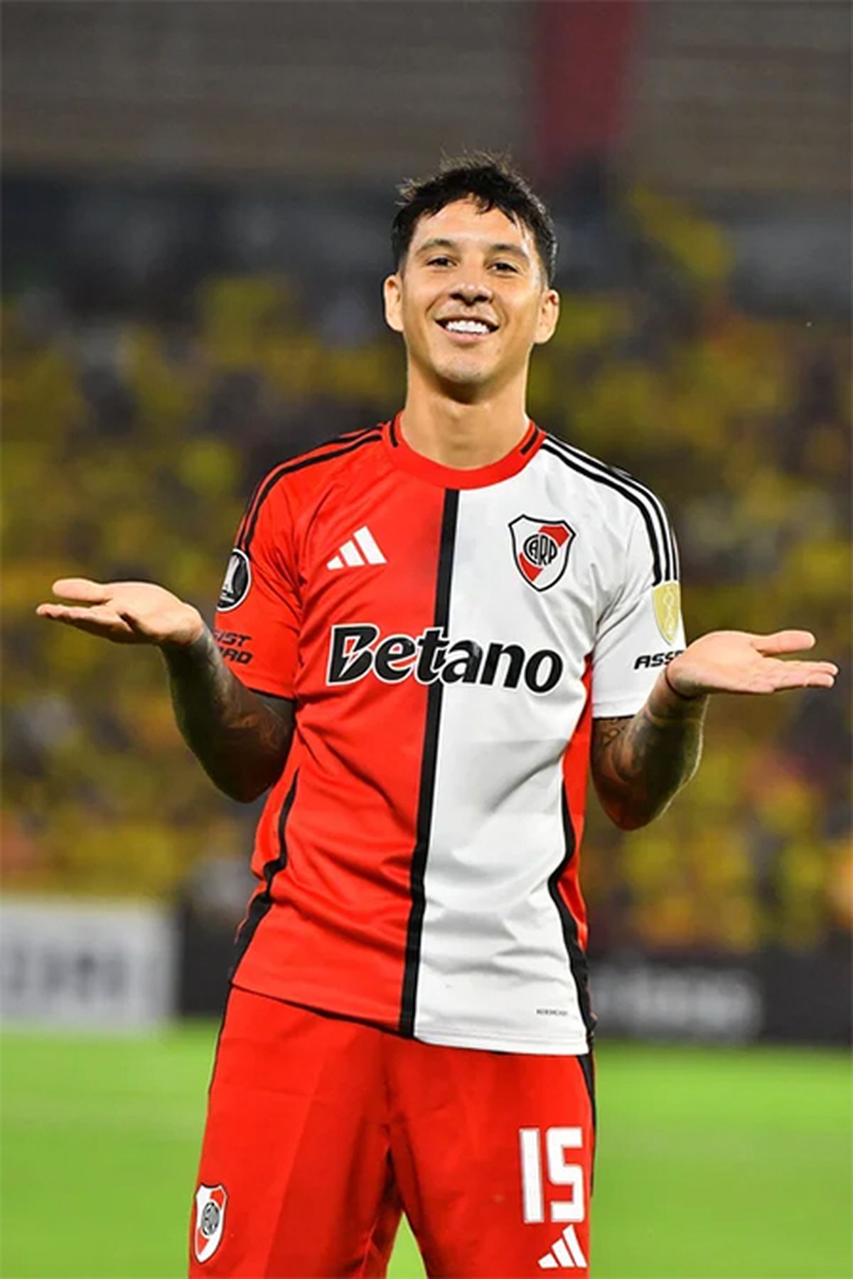 El delantero Sebastián Driussi festeja su gol, el primero de la noche.