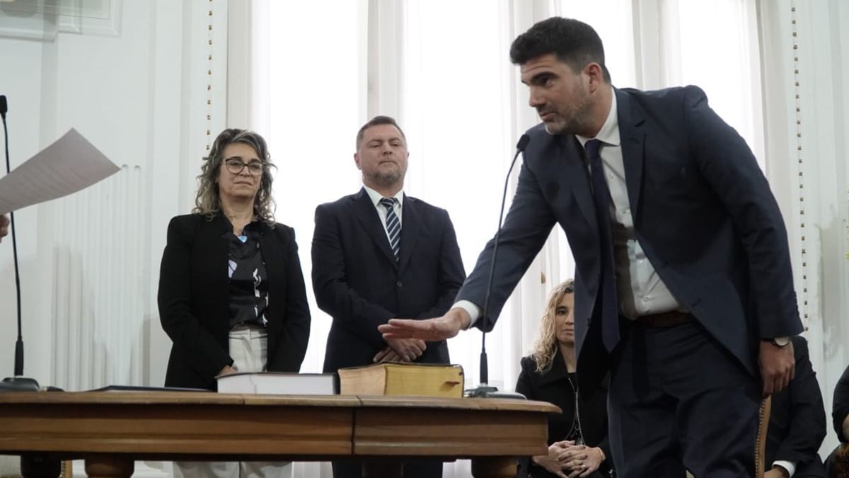 Asumió el nuevo Gabinete Municipal. Foto: Andrés Oviedo.