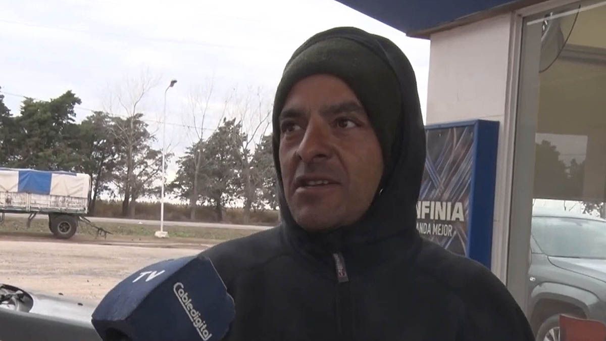 Carlos Moreyra lleva 23 años recorriendo las rutas del país en bicicleta. Foto: Cabledigital.