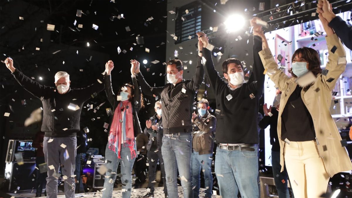 Franco Suárez festejó en Sampacho junto a autoridades provinciales.