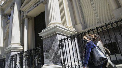 El Banco Central aseguró que no hay impedimento para que las entidades financieras vendan dólares