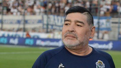 Secuestran 2 teléfonos celulares, la historia clínica y 12 recetas a nombre de Maradona