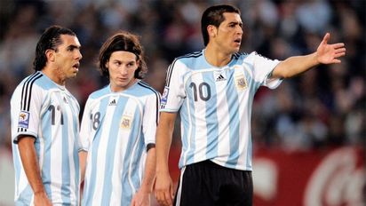 Carlos Tévez confirmó la presencia de Lionel Messi y Riquelme para su despedida