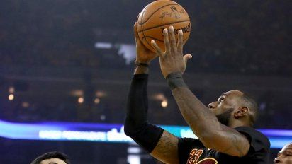 Noche épica de Lebron James