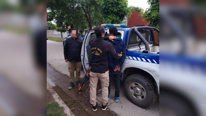 Quiso incendiar un auto y terminó arrestado