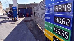 El litro de nafta premium ya  superó los $ 40 en la ciudad