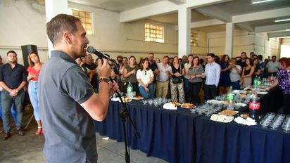 Gill compartió el tradicional brindis