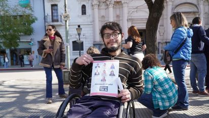 Protesta en Plaza Roca en contra del veto a la Emergencia en Discapacidad: apuntaron a los diputados cordobeses