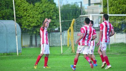 Atlético Ticino se llevó los 3 puntos en un partido que tuvo de todo