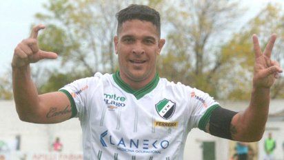 Otro gol  de Carlos Herrera 