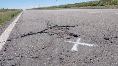 Pese a la promesa de mejoras, siguen los reclamos por los baches en ruta 35