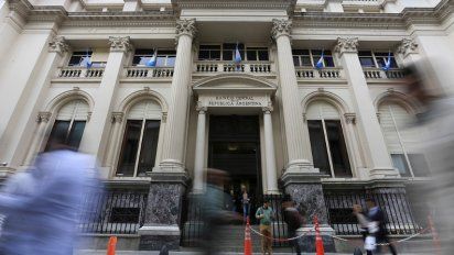 El Banco Central aumenta a 75 millones las compras diarias de dólares