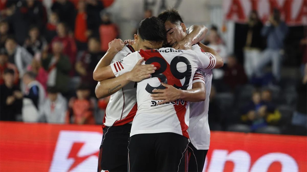 River venció 2 a 0 a San Martín de San Juan y se afianza en la punta del Grupo B del Clausura