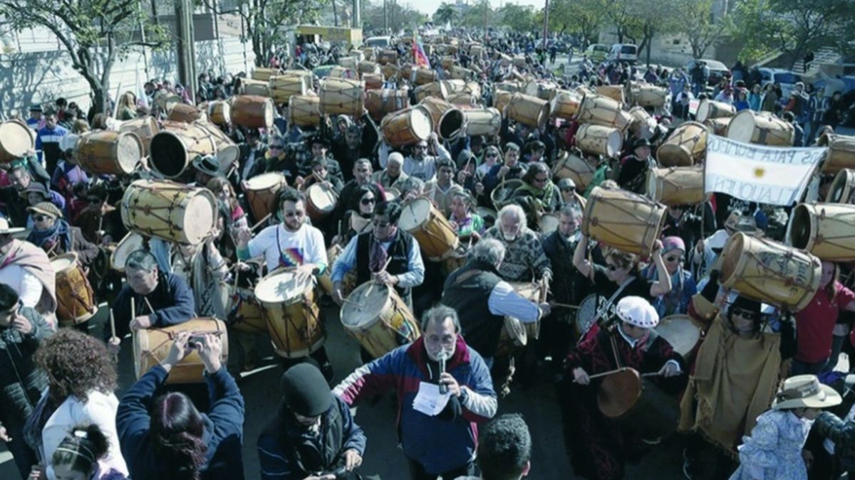 La Marcha De Los Bombos Llega A Villa Nueva