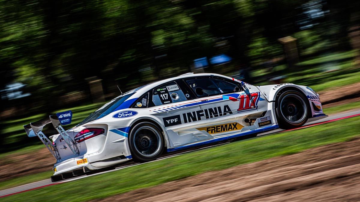 Matías Rossi marcó la pole position en el TR V6 y en el Sprint largó 81 y terminó 5º