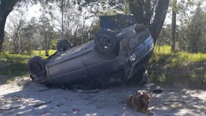 Vuelco en el viejo camino a Córdoba: dos heridos