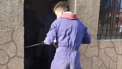 Huinca: sufrió el incendio de su casa y alumnos del Ipet 52 ayudan a repararla