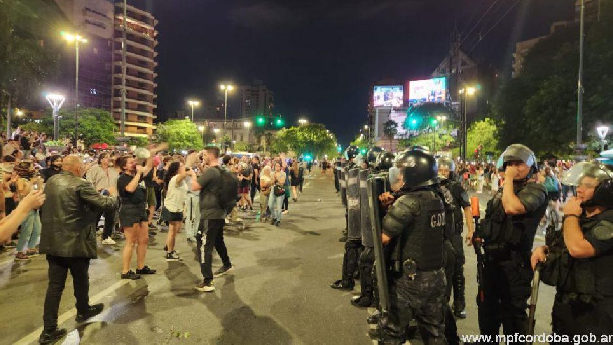 manifestaciones DNU_Cordoba.jpg