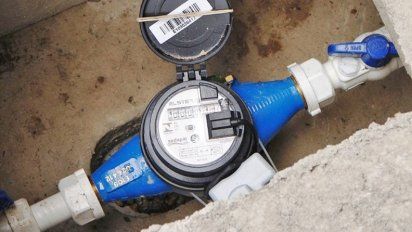En Córdoba, poner el medidor de agua cuesta 3.892 pesos