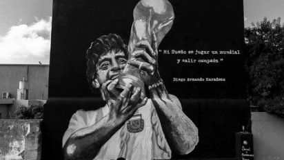 Un mural de Diego en el patio del Club Alumni