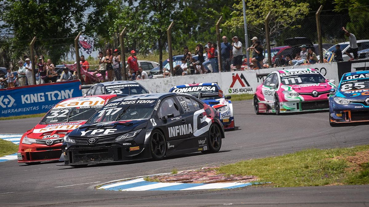 Matías Rossi, Gabriel Ponce de León, Bernardo Llaver y Tiago Pernia, los cuatro primeros de la última final de la temporada del TC 2000